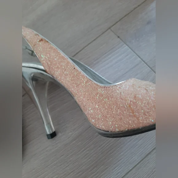 Pump - Picture 2 of 5